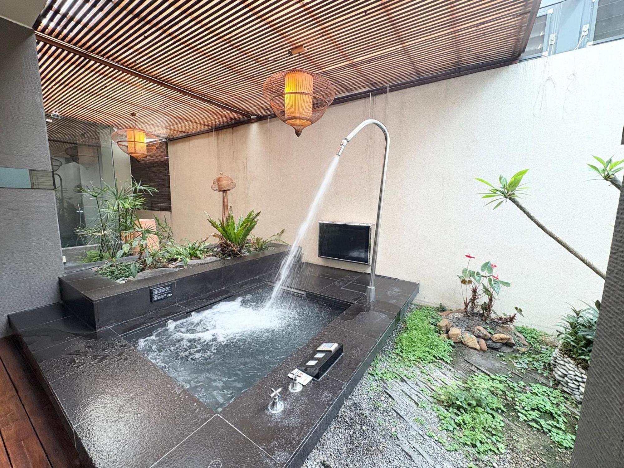 Xiadu Motel Тайджун Екстериор снимка