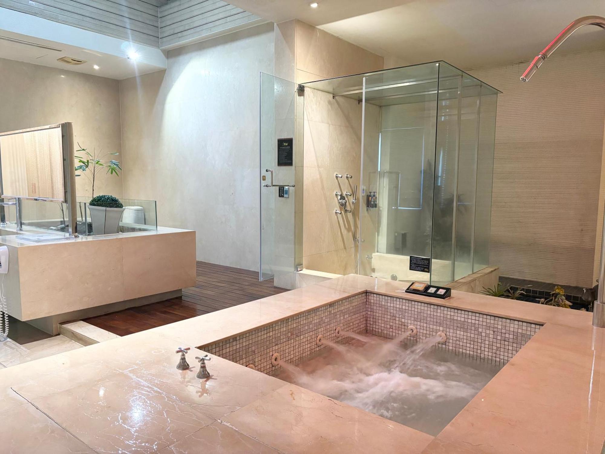Xiadu Motel Тайджун Екстериор снимка